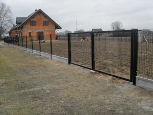 Sprzedaż detaliczna i hurtowa  bram i furtek