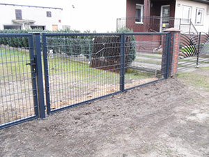 Sprzedaż detaliczna i hurtowa  bram i furtek