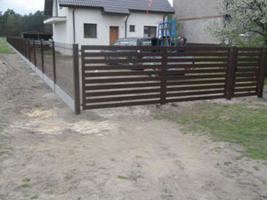 Sprzedaż detaliczna i hurtowa  bram i furtek
