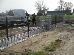 Sprzedaż detaliczna i hurtowa  słupków ogrodzeniowych